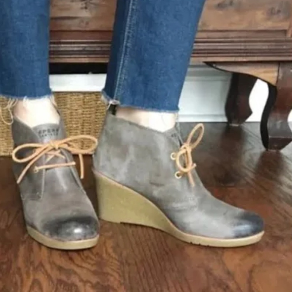 Sperry Top-sider Harlow Wedge Ankle Burnished Leather Wedge Bootie. Size 6
